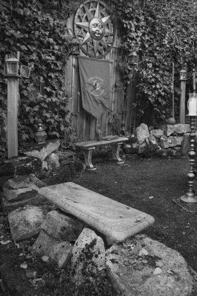 Altar-Day-HDR-BW-Vert-1920_1419045104