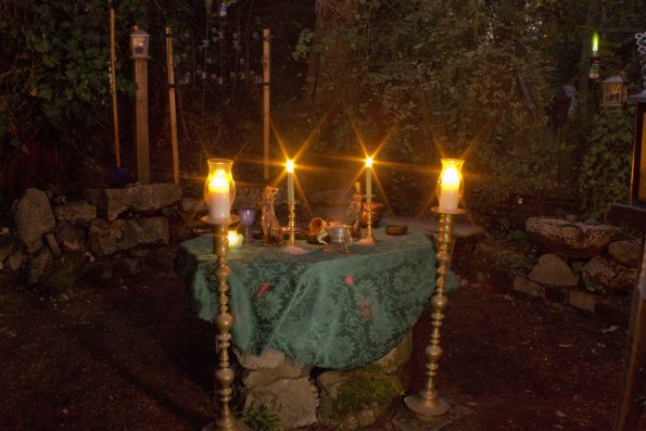 Altar-Night-HDR-Horiz-1920